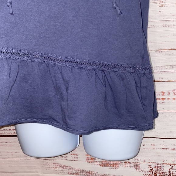 Abercrombie & Fitch Sleeveless Lace Trimmed Top with Ruggle Waist - Picture 3 of 6